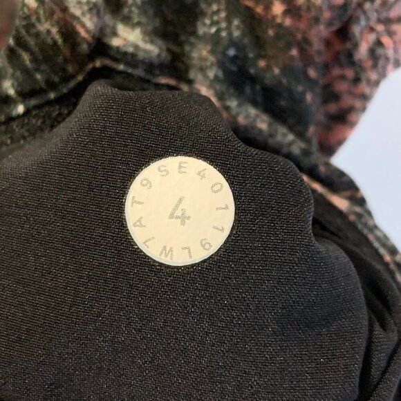 Lululemon Women's Tracker Athletic Outdoor 4" Inseam Running Yoga Short Size 4 - Picture 7 of 11